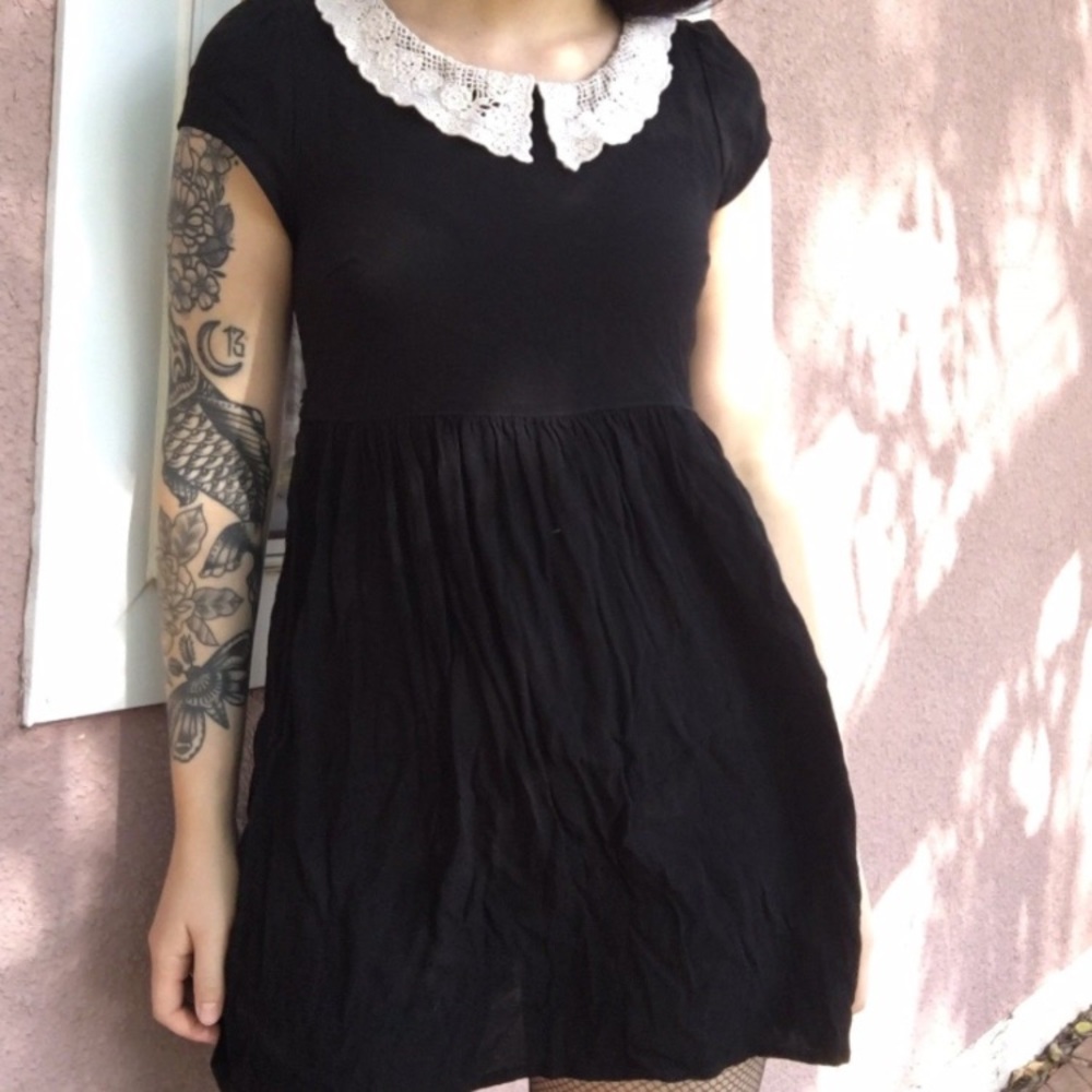 Forever 21 Peter Pan collar dress size small